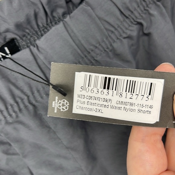 Boohoo man NWT nylon blend shorts 3XL - Picture 3 of 8
